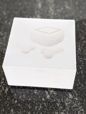 Wireless Earbuds with Charging Case - White Got Those As Winner In Q